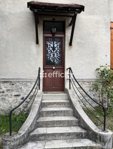 Maison
         6 pièces
        - 102 m² Exclusivité 239 000 € *