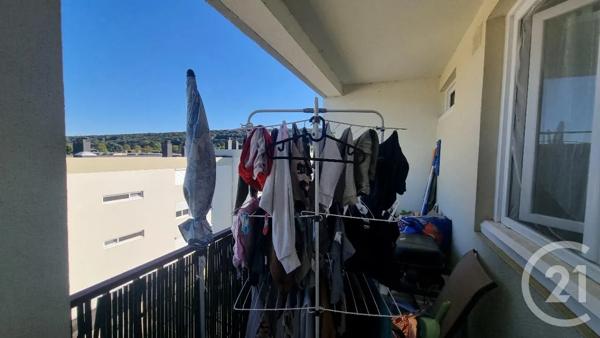 Appartement T4 à vendre  4 pièces - 74,78 m 2   CAUDEBEC LES ELBEUF  - 76