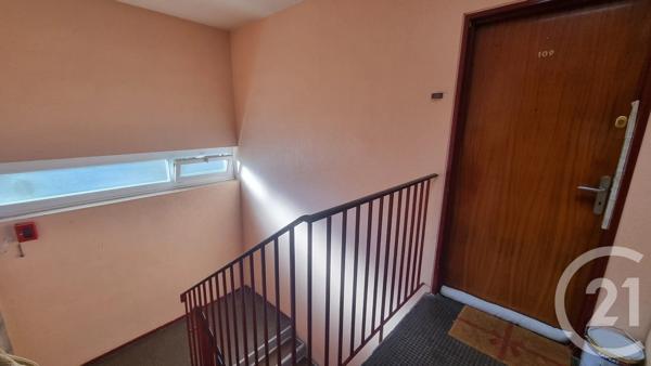 Appartement T4 à vendre  4 pièces - 74,78 m 2   CAUDEBEC LES ELBEUF  - 76