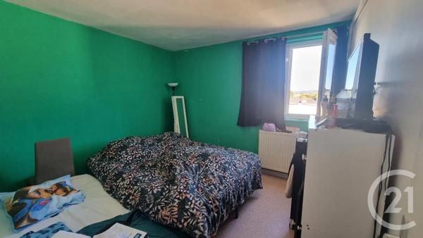 Appartement T4 à vendre  4 pièces - 74,78 m 2   CAUDEBEC LES ELBEUF  - 76