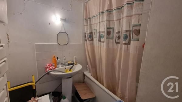 Appartement T4 à vendre  4 pièces - 74,78 m 2   CAUDEBEC LES ELBEUF  - 76