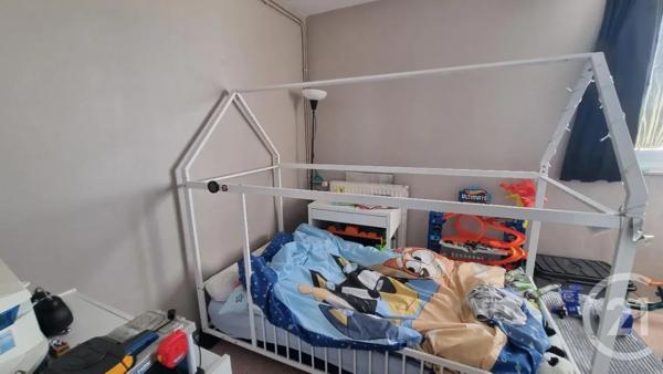 Appartement T4 à vendre  4 pièces - 74,78 m 2   CAUDEBEC LES ELBEUF  - 76