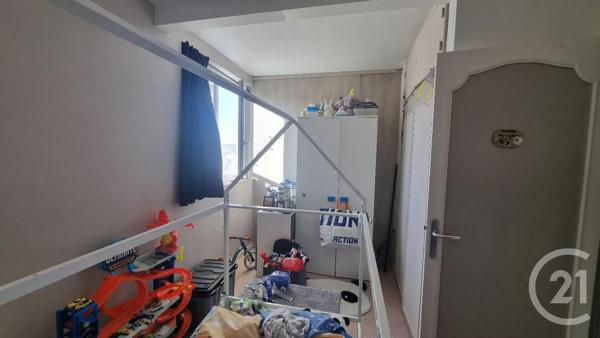 Appartement T4 à vendre  4 pièces - 74,78 m 2   CAUDEBEC LES ELBEUF  - 76