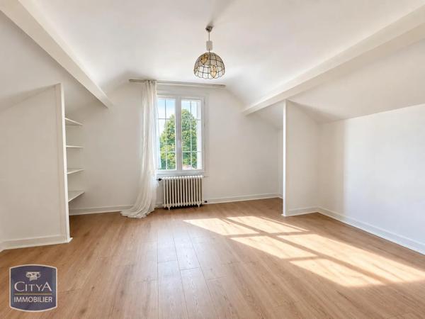 Maison à louer 4 pièces 105m² Charnay-lès-Mâcon (71850)