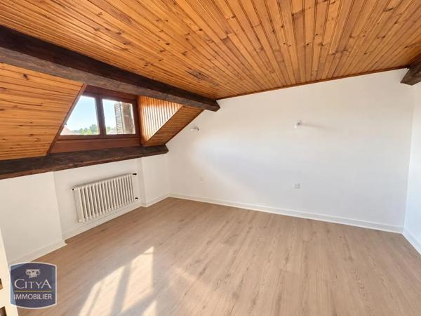 Maison à louer 4 pièces 105m² Charnay-lès-Mâcon (71850)