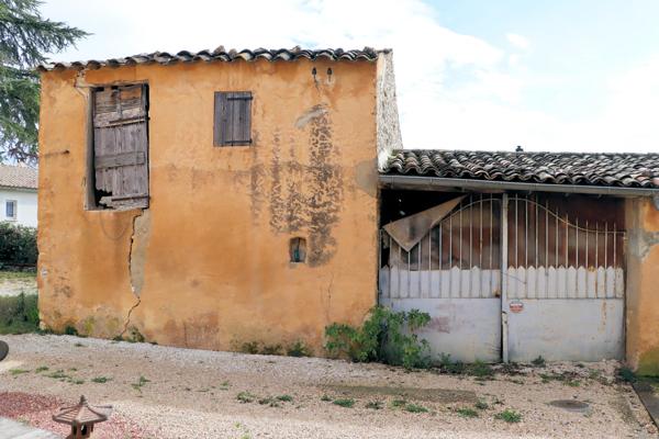 Saint-Saturnin-lès-Apt (84490) Grange à rénover