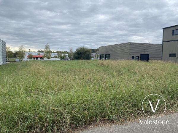 Terrain 2550 m2 en zone artisanale