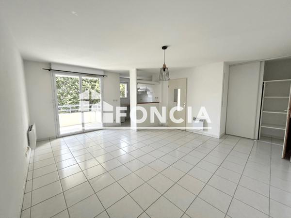 Location Appartement 2 pièces 44.17 m² - RUE TOLSTOI Agen 47000