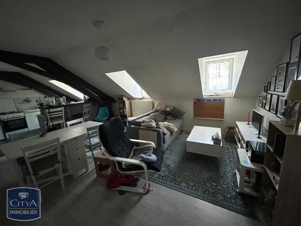 Appartement à louer 2 pièces 46.02m² Charleville-Mézières (08000)