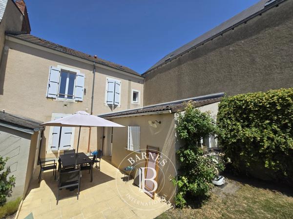 Bourges, Maison de ville 4 Chambres -  174 m² à vendre