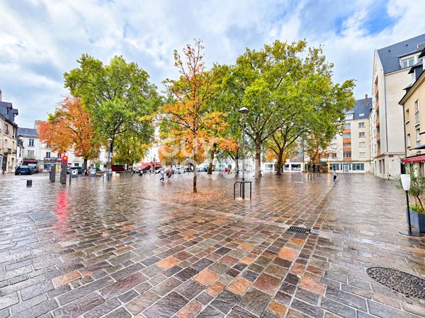 TOURS LES HALLES