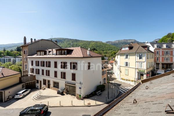 Maison à vendre 4 pièces GEX (01) - 97m2 (au sol) avec balconnet et cave (14m2)