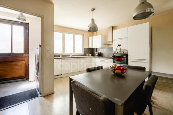 Maison à vendre 4 pièces GEX (01) - 97m2 (au sol) avec balconnet et cave (14m2)