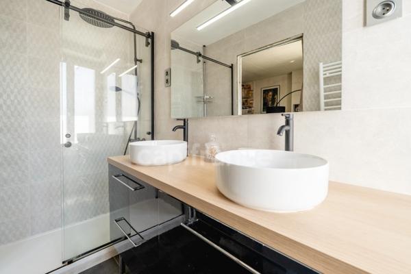 Maison à vendre 4 pièces GEX (01) - 97m2 (au sol) avec balconnet et cave (14m2)