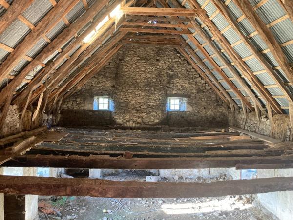 Maison avec grange/étable à restaurer