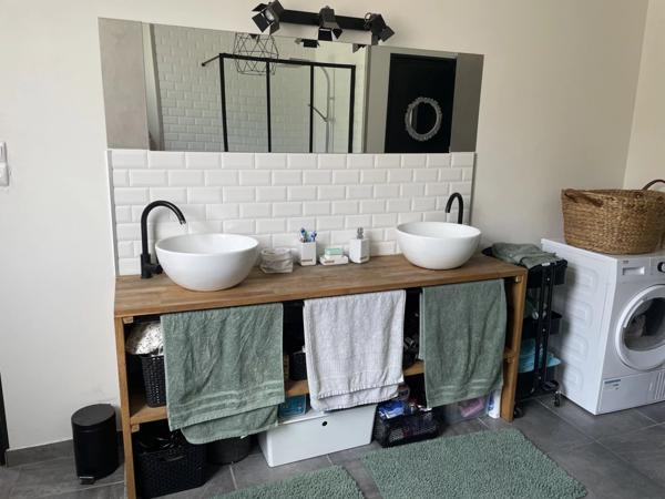 Aveyron, maison de deux appartements