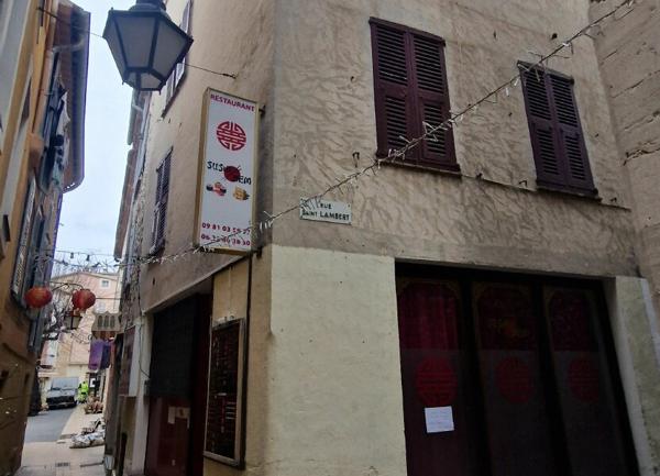 Immeuble à vendre    7 pièces • 142 m2 Vence