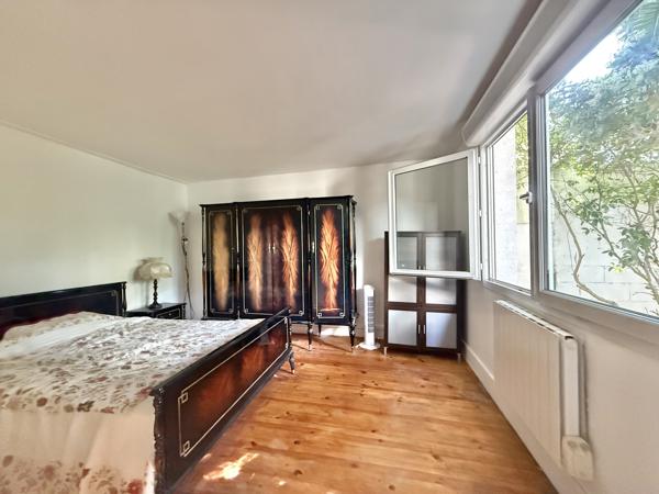 Maison
         5 pièces
        - 100 m² Exclusivité 500 000 € *