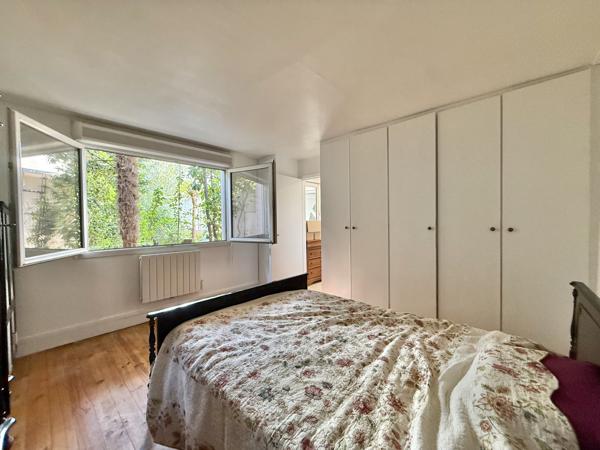 Maison
         5 pièces
        - 100 m² Exclusivité 500 000 € *