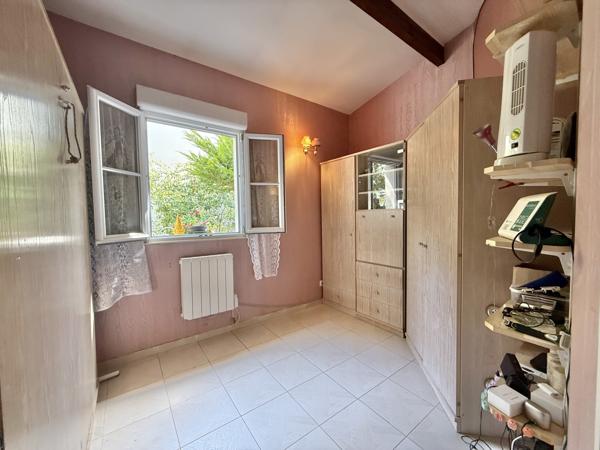 Maison
         5 pièces
        - 100 m² Exclusivité 500 000 € *