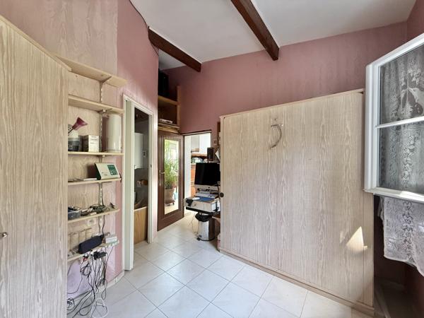 Maison
         5 pièces
        - 100 m² Exclusivité 500 000 € *
