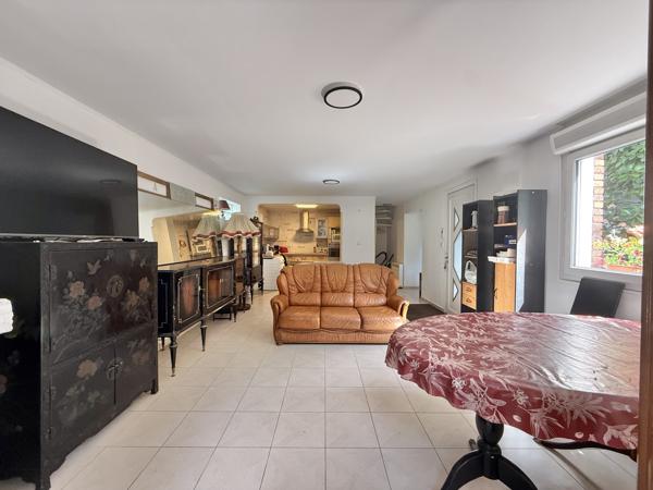 Maison
         5 pièces
        - 100 m² Exclusivité 500 000 € *
