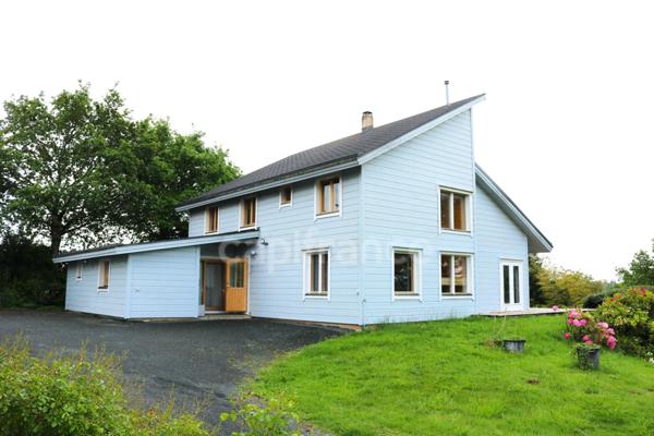 Maison à vendre 7 pièces QUIMPER (29) Ossature bois, panneaux solaires sur 12530 m2 de terrain