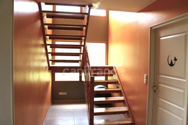 Maison à vendre 7 pièces QUIMPER (29) Ossature bois, panneaux solaires sur 12530 m2 de terrain