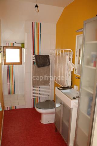 Maison à vendre 7 pièces QUIMPER (29) Ossature bois, panneaux solaires sur 12530 m2 de terrain