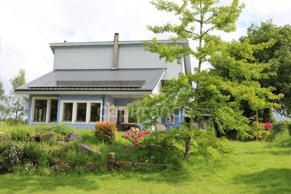 Maison à vendre 7 pièces QUIMPER (29) Ossature bois, panneaux solaires sur 12530 m2 de terrain