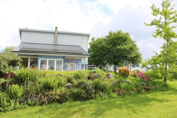 Maison à vendre 7 pièces QUIMPER (29) Ossature bois, panneaux solaires sur 12530 m2 de terrain