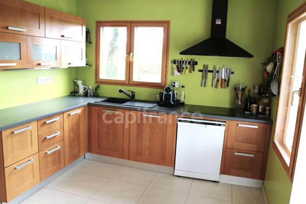 Maison à vendre 7 pièces QUIMPER (29) Ossature bois, panneaux solaires sur 12530 m2 de terrain