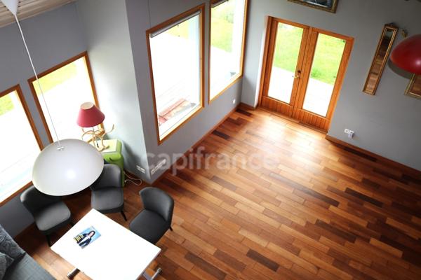 Maison à vendre 7 pièces QUIMPER (29) Ossature bois, panneaux solaires sur 12530 m2 de terrain