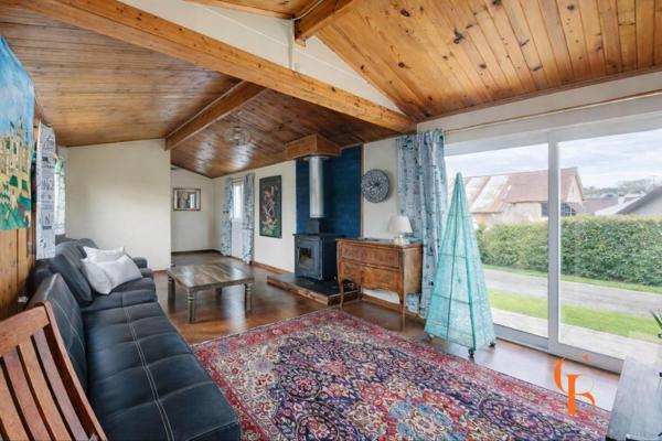 Chalet + 2 bâtisses à rénover + hangar