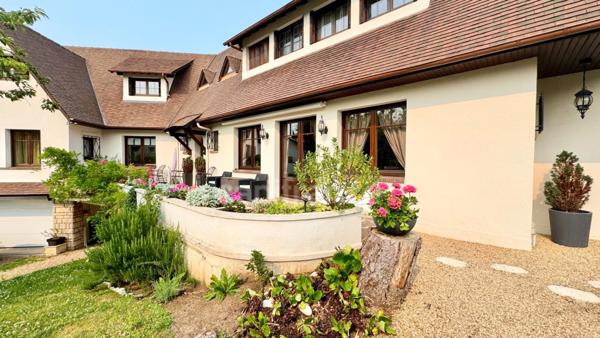 Maison à vendre 8 pièces LA CELLE SAINT CLOUD (78)