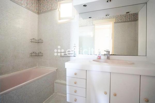 Appartement
         4 pièces
        - 62 m² Exclusivité 210 000 € *