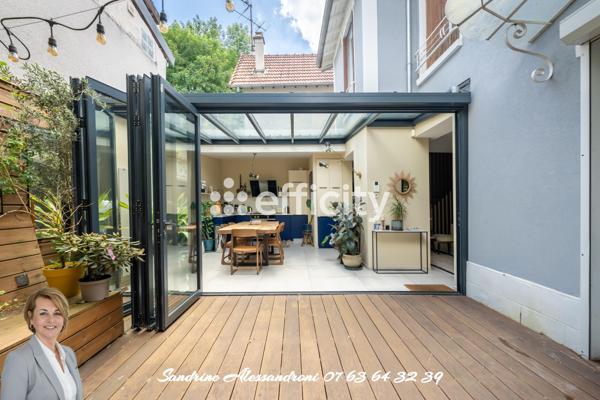 Maison
         3 pièces
        - 72 m² Exclusivité 525 000 € *