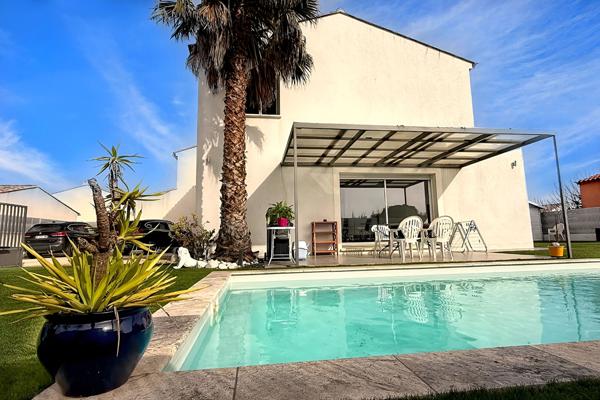 Maison La Crau 5 pièce(s) 119 m2 4 chambres Piscine