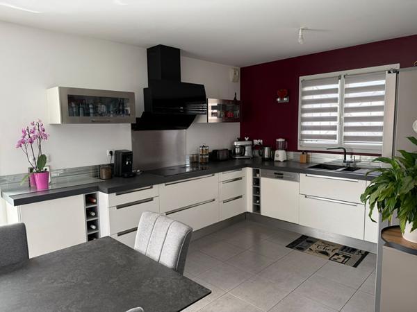 Maison La Crau 5 pièce(s) 119 m2 4 chambres Piscine