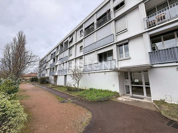 Appartement 4 pièces 2 chambre avec une cave - 69500 BRON