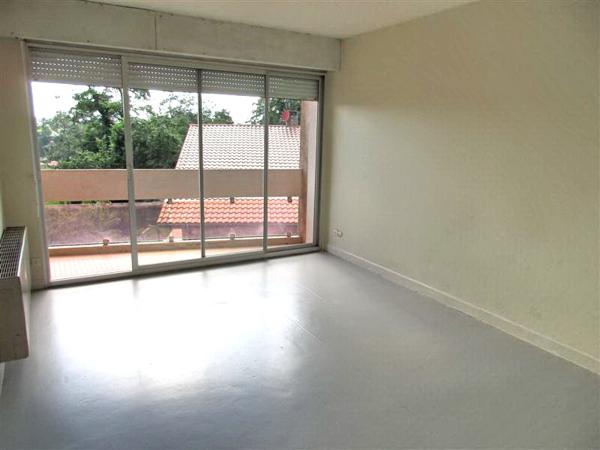 Immeuble à vendre Saint Pierre du Mont investissement locatif investisseurs 8 appartements T1 loués