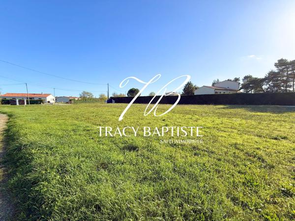 Terrain plat à bâtir de 1 701 m2 au calme, à 30min de Toulouse