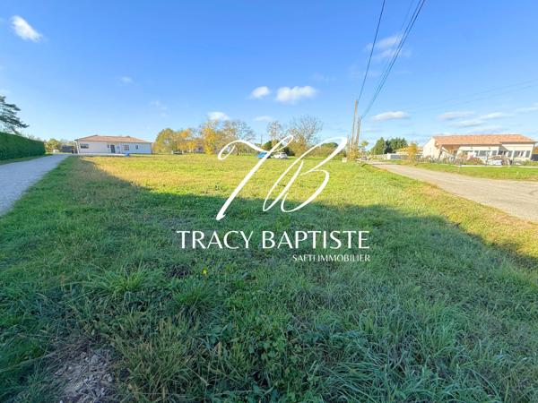 Terrain plat à bâtir de 1 701 m2 au calme, à 30min de Toulouse