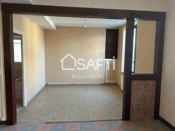 Immeuble centre ville Gien, Appartement + local commercial