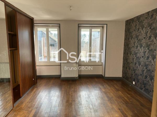 Immeuble centre ville Gien, Appartement + local commercial