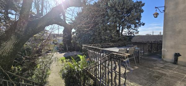 Orange (84100) Orange: Duplex T5 de 159m² vendu loué avec parking et espace jardin