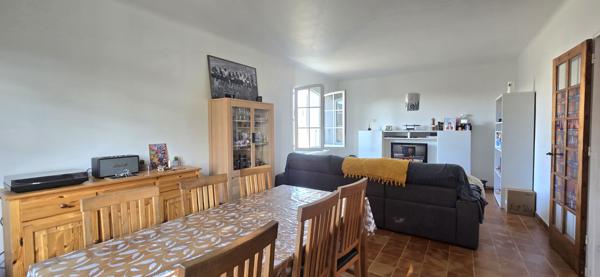 Orange (84100) Orange: Duplex T5 de 159m² vendu loué avec parking et espace jardin