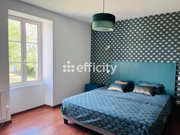 Maison
         6 pièces
        - 180 m² 337 800 € *