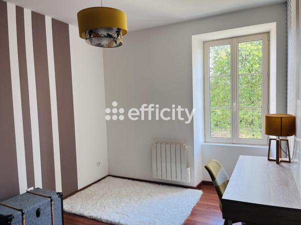 Maison
         6 pièces
        - 180 m² 337 800 € *