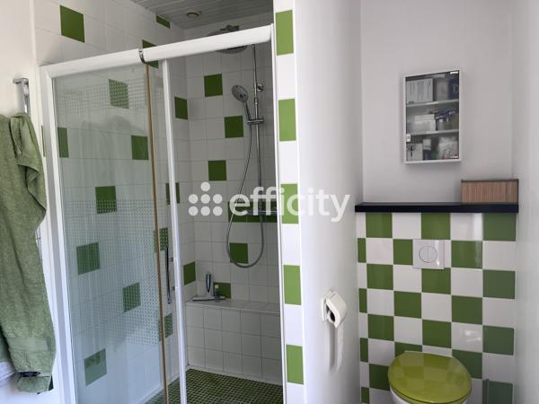 Maison
         6 pièces
        - 180 m² 337 800 € *